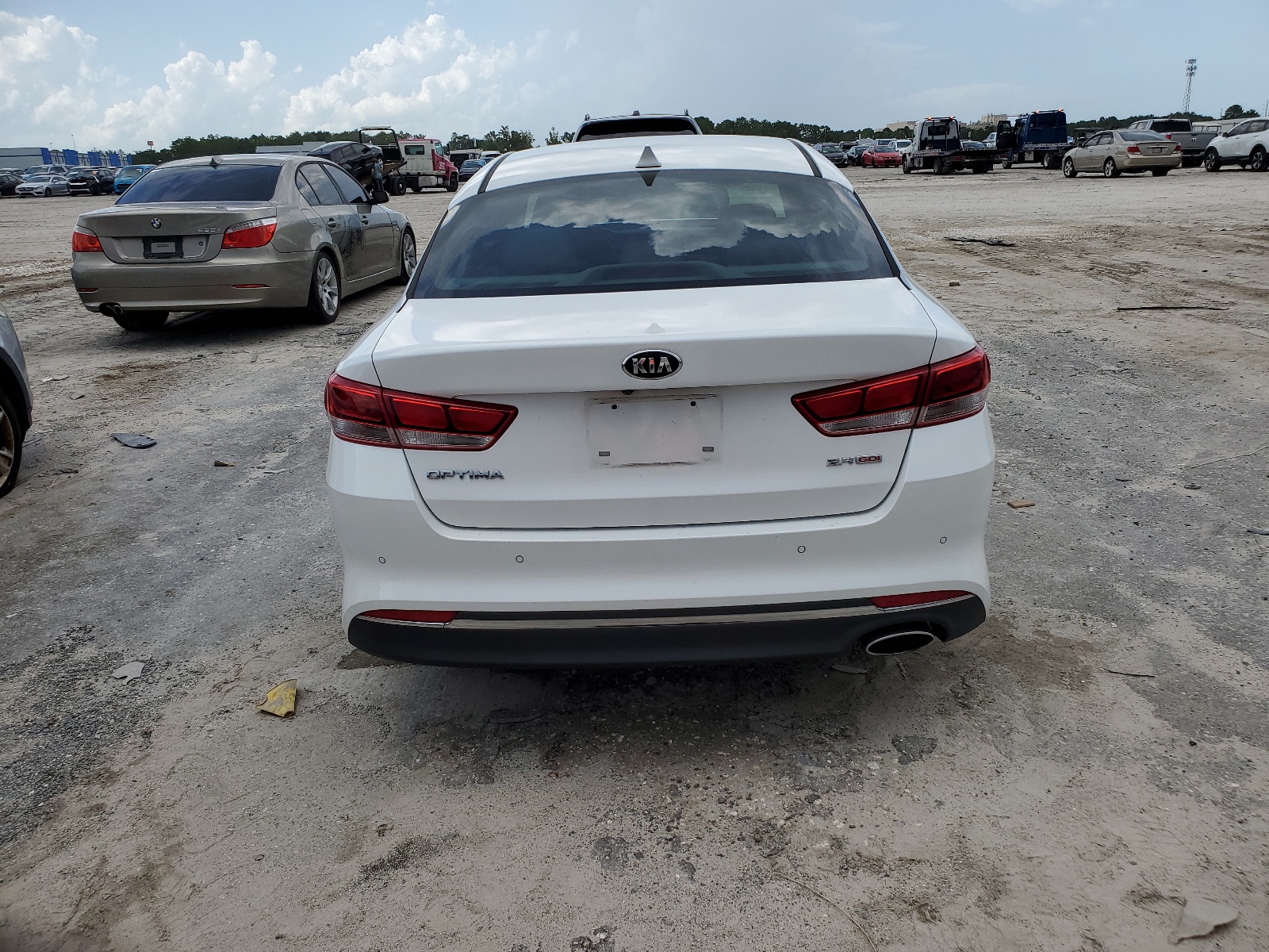 5XXGT4L35JG263264 2018 Kia Optima Lx
