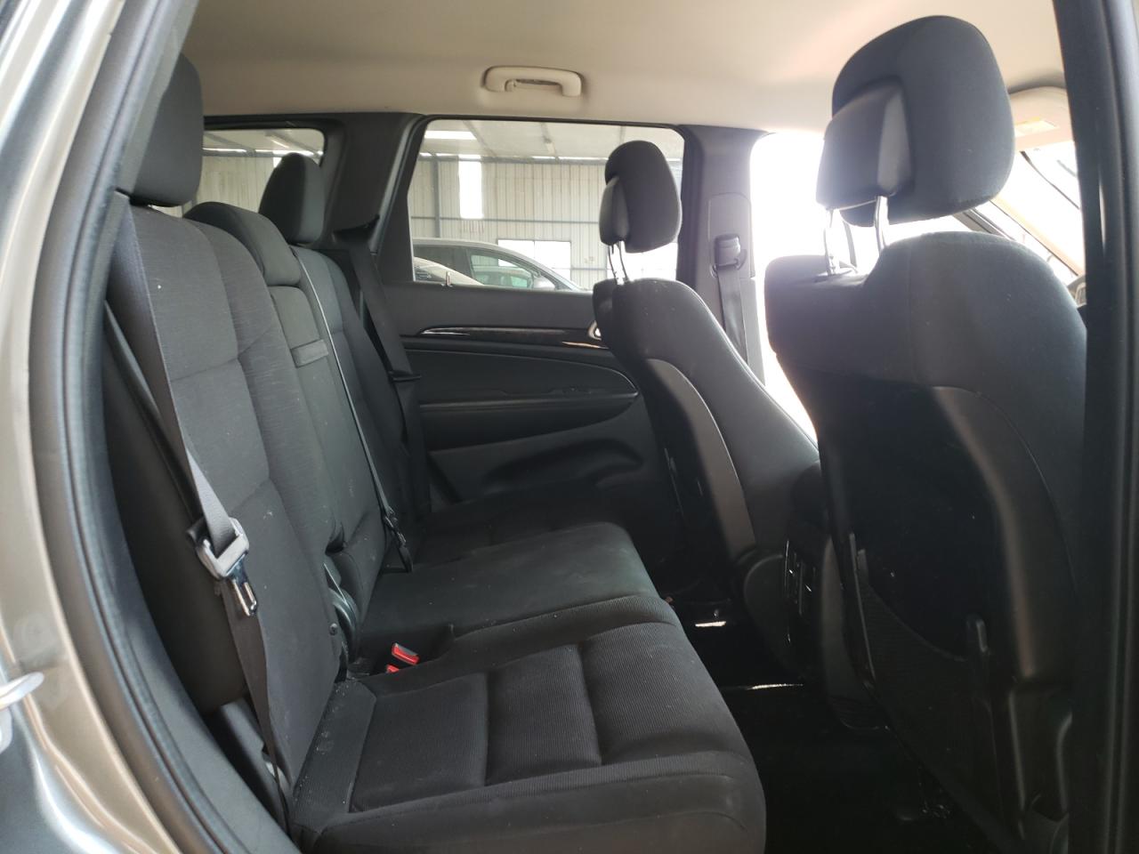 2012 Jeep Grand Cherokee - Image 11