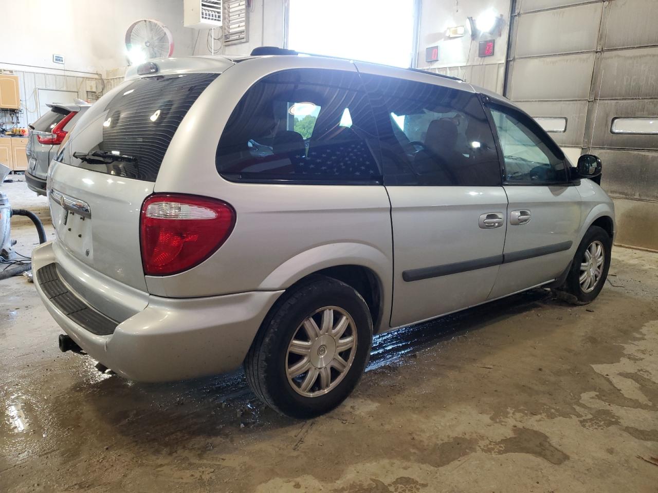 2005 Chrysler Town & Country VIN: 1C4GP45RX5B371168 Lot: 62050344