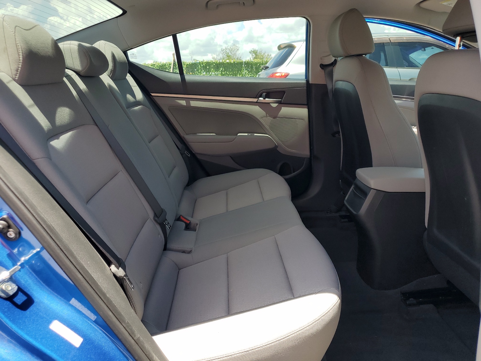 2018 Hyundai Elantra Sel vin: KMHD84LF3JU612202