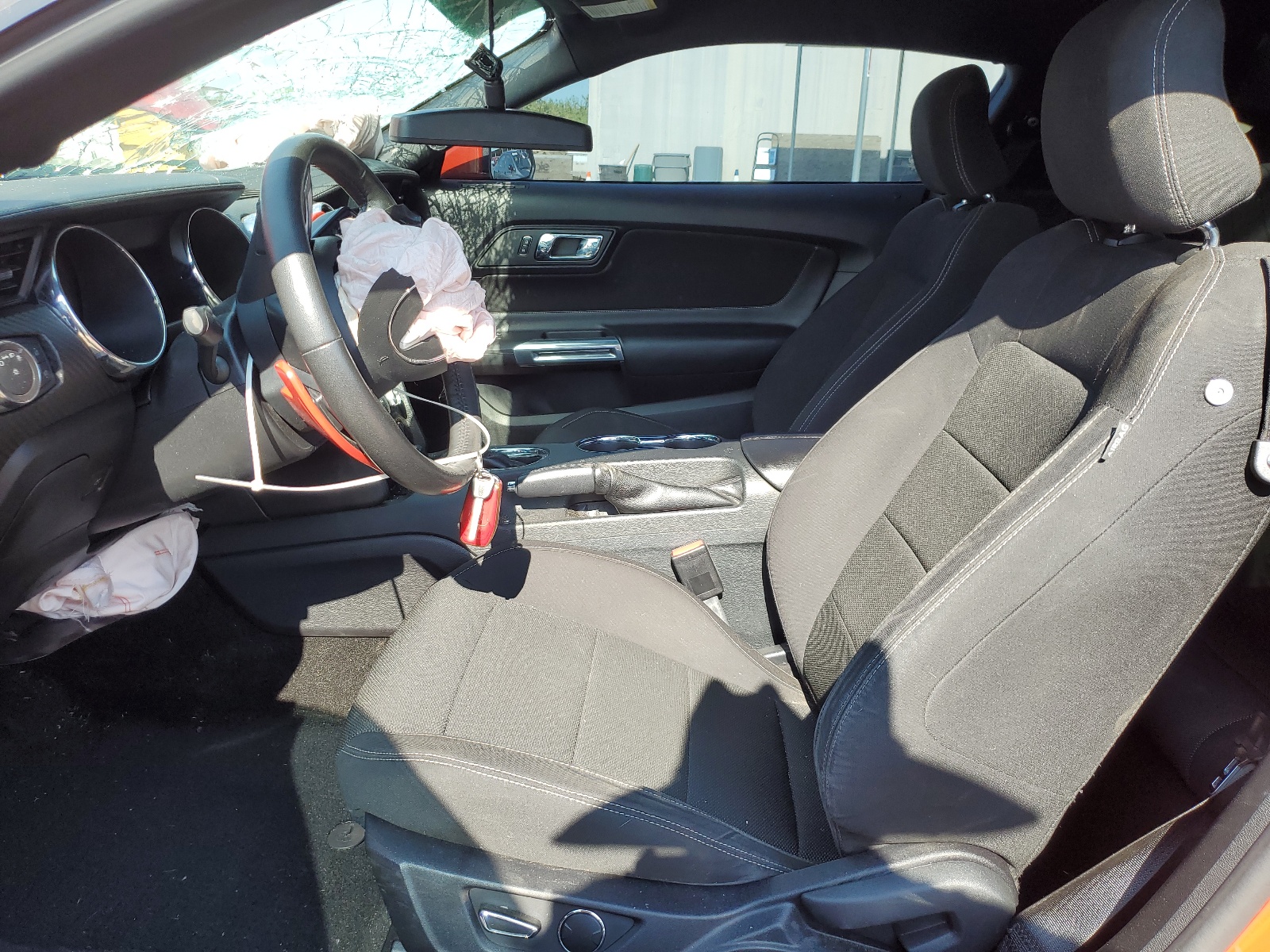 1FA6P8AM2F5319018 2015 Ford Mustang