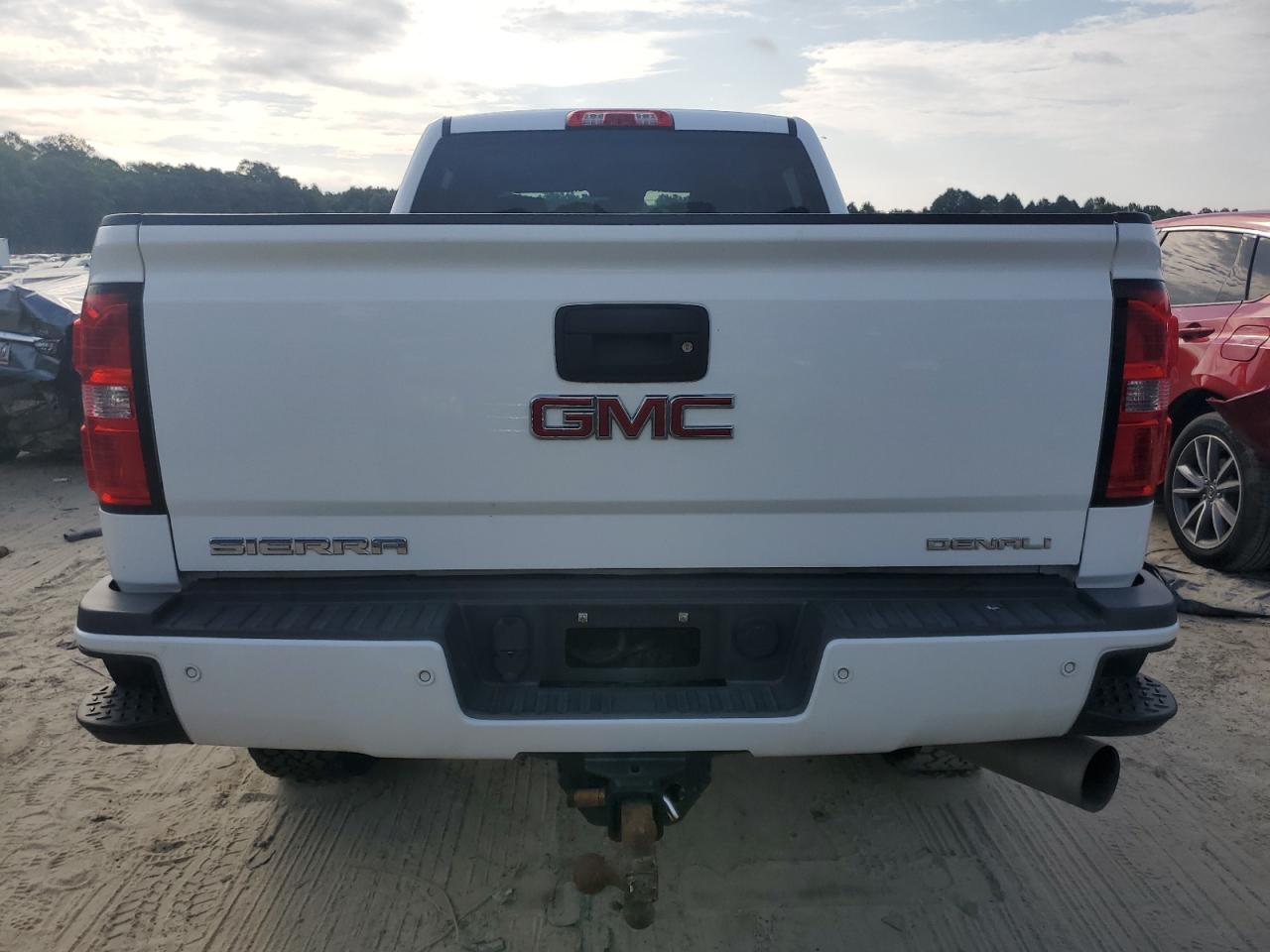 1GT120E83FF126100 2015 GMC Sierra K2500 Denali