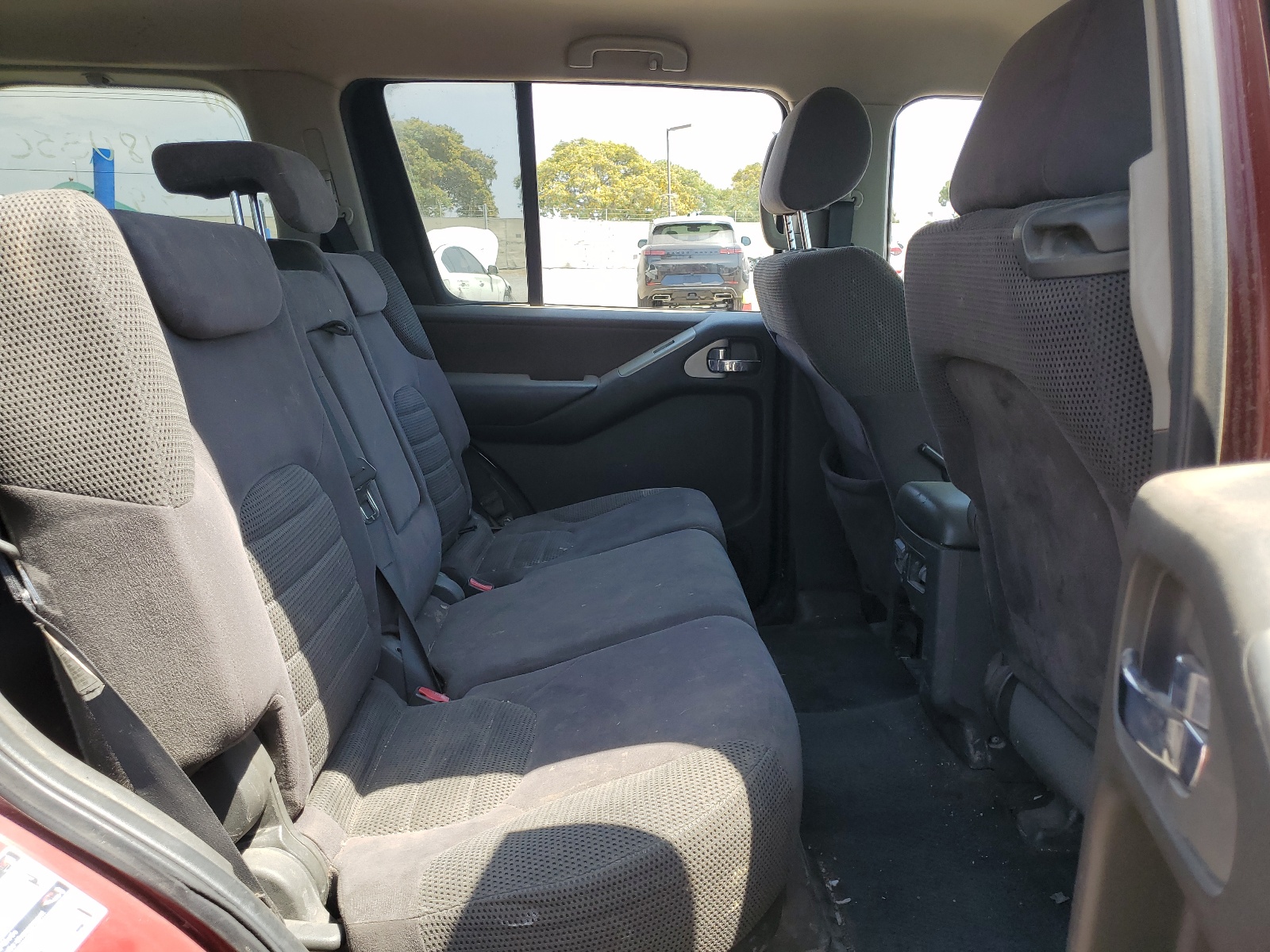 5N1AR18U35C765549 2005 Nissan Pathfinder Le