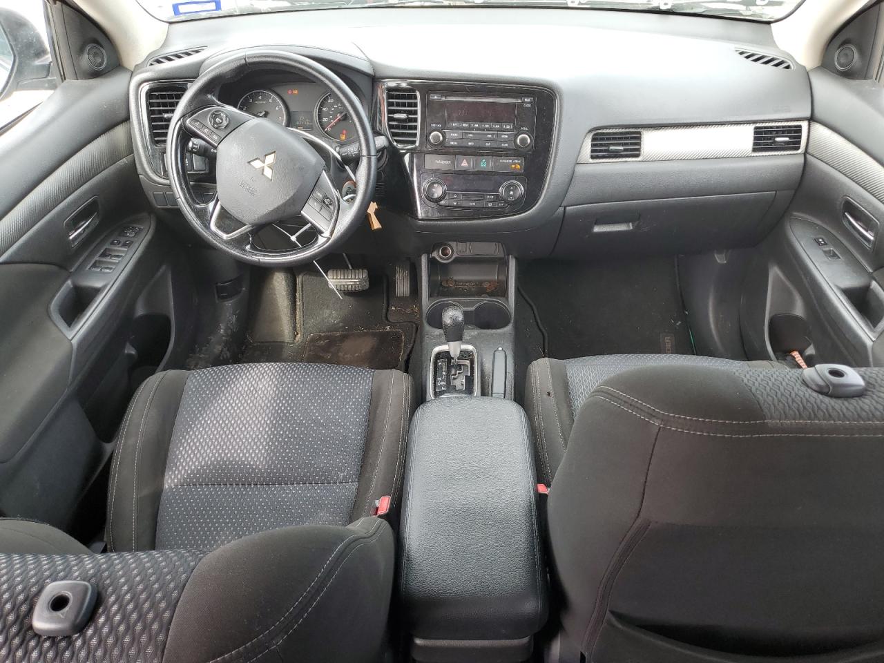 JA4AD2A34GZ050431 2016 Mitsubishi Outlander Es