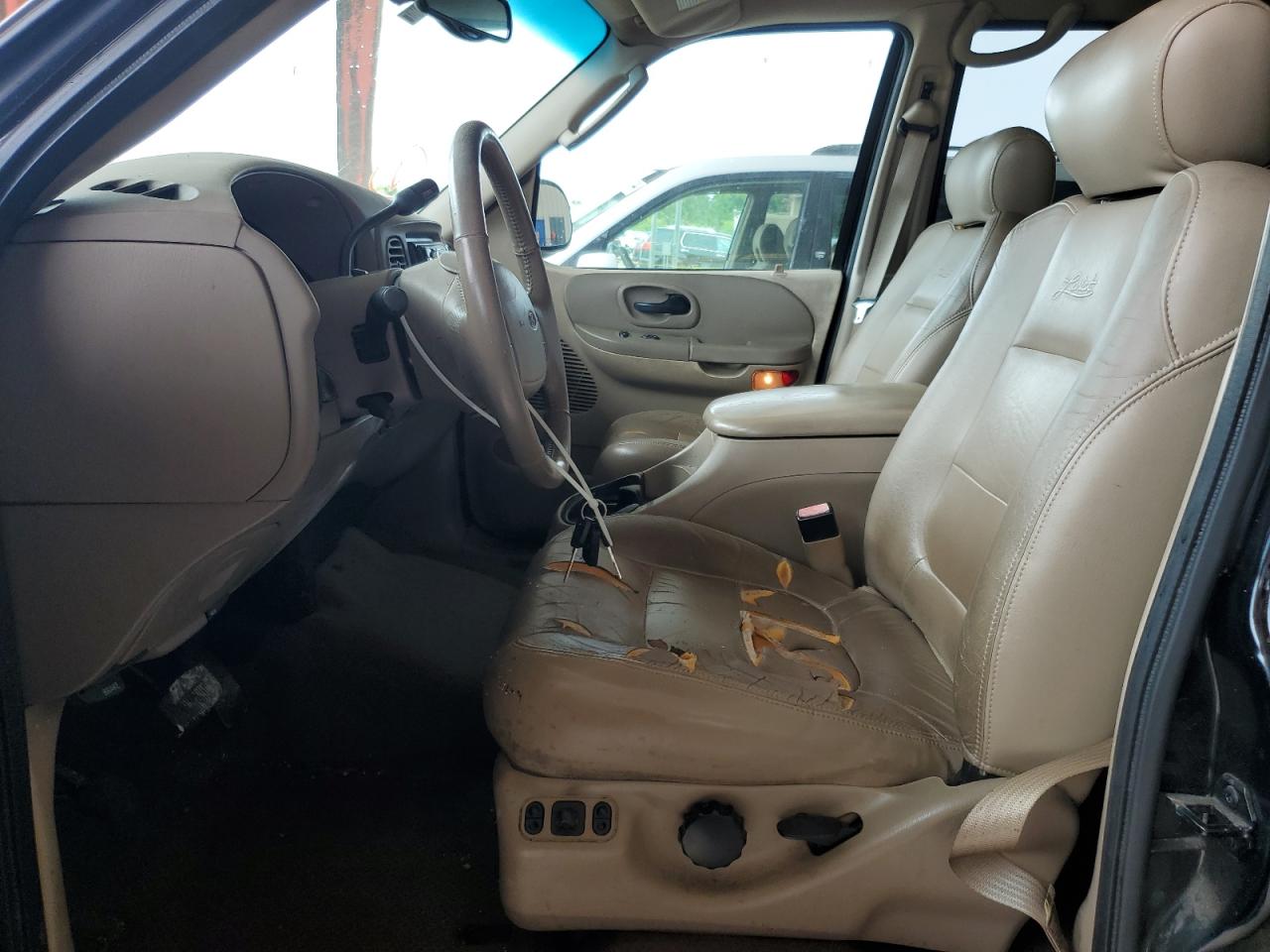 2002 Ford F150 Supercrew VIN: 1FTRW08L22KC93931 Lot: 61562574