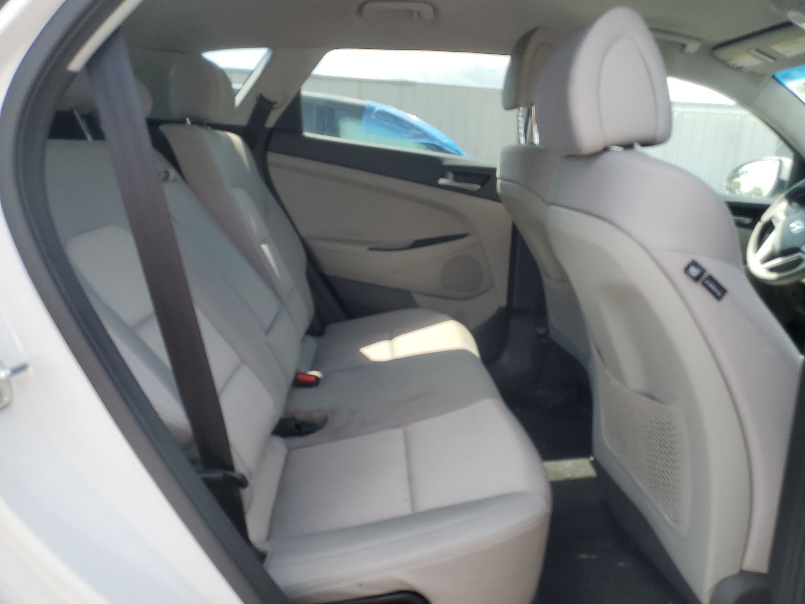 KM8J2CA43JU684386 2018 Hyundai Tucson Se