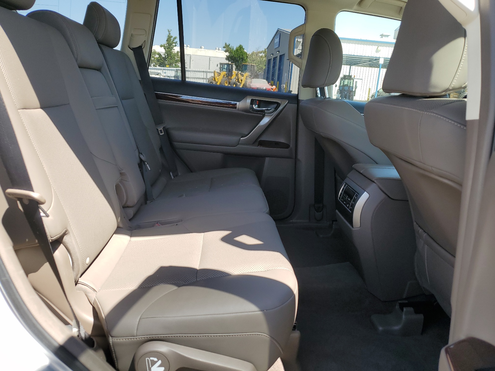 JTJBM7FX0K5223779 2019 Lexus Gx 460