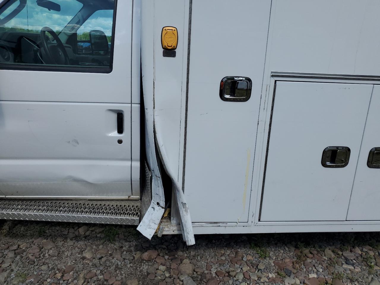 2017 Ford Econoline E450 Super Duty Cutaway Van VIN: 1FDXE4FS0HDC41380 Lot: 61547964