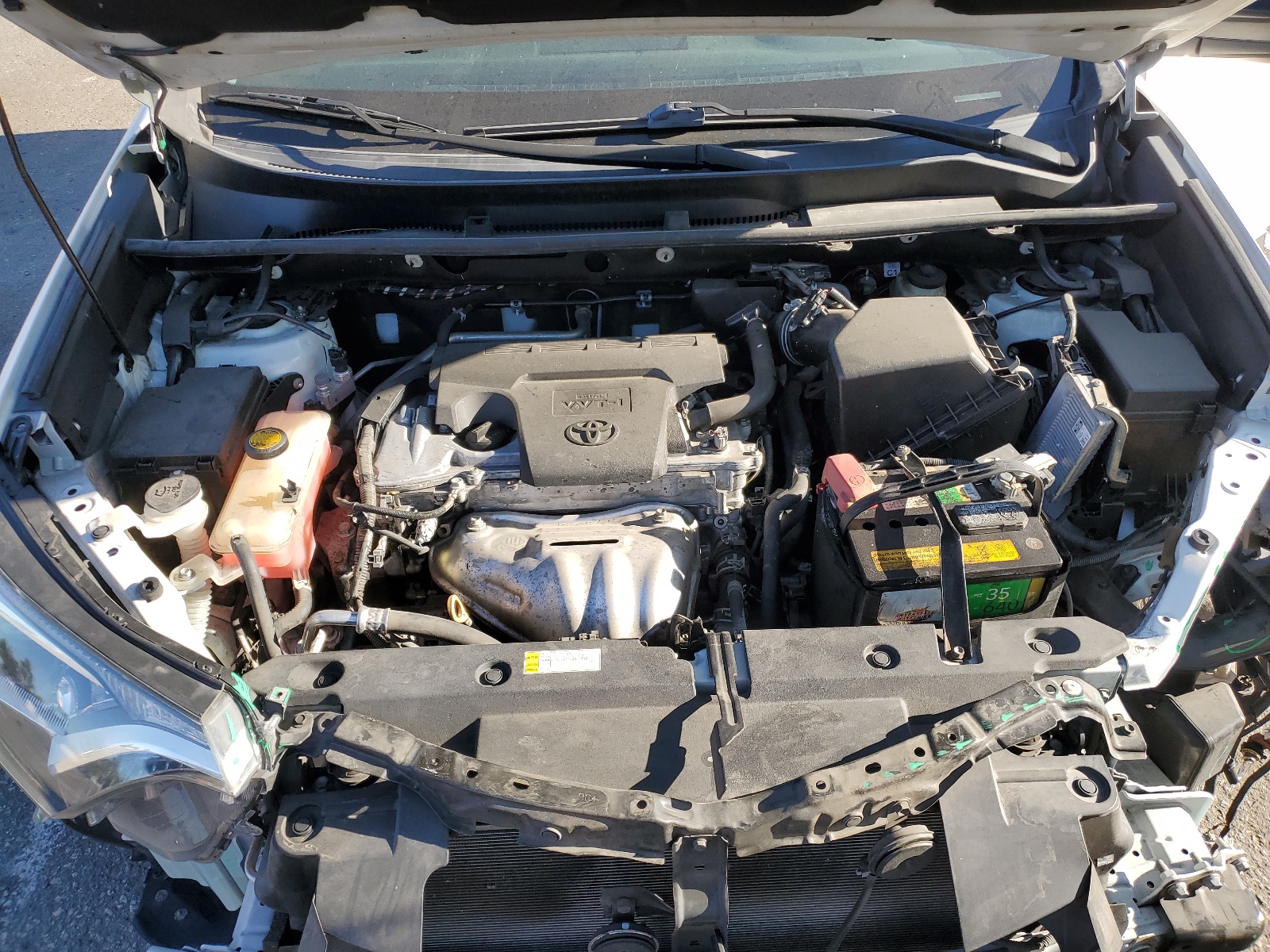 2T3ZFREV8HW402726 2017 Toyota Rav4 Le