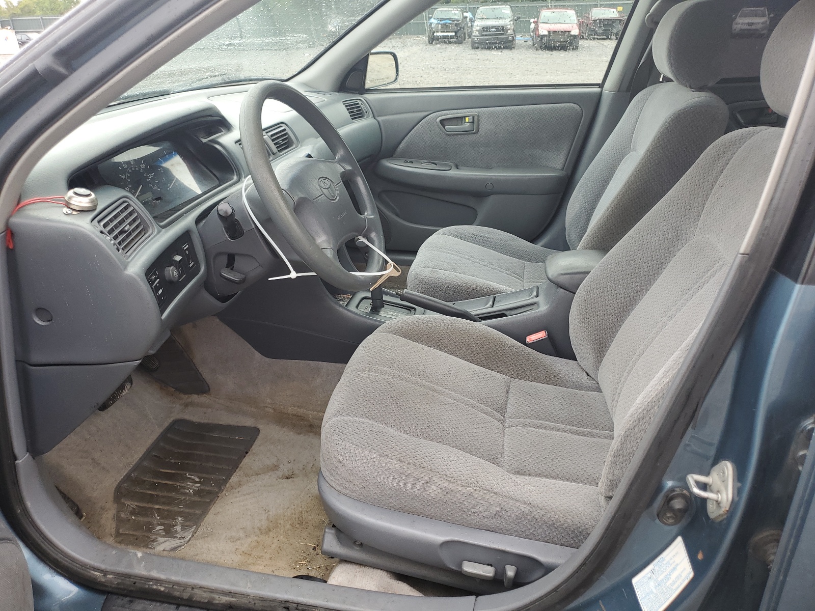 4T1BG22K5YU734972 2000 Toyota Camry Ce