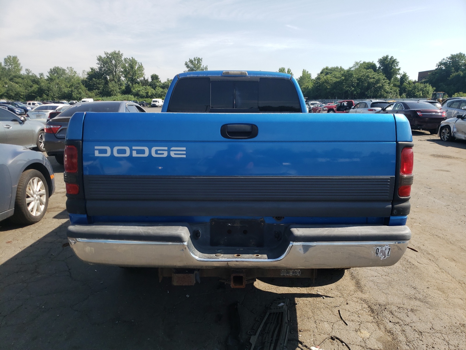 3B7KC23W7XG140869 1999 Dodge Ram 2500