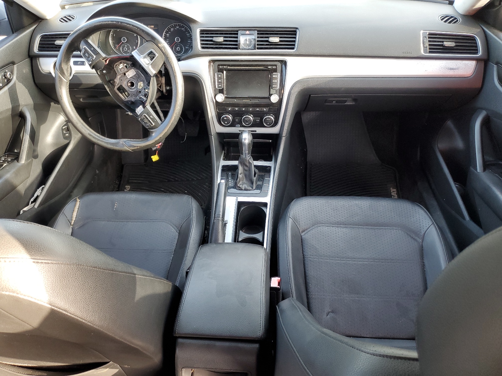 1VWBH7A36CC073733 2012 Volkswagen Passat Se