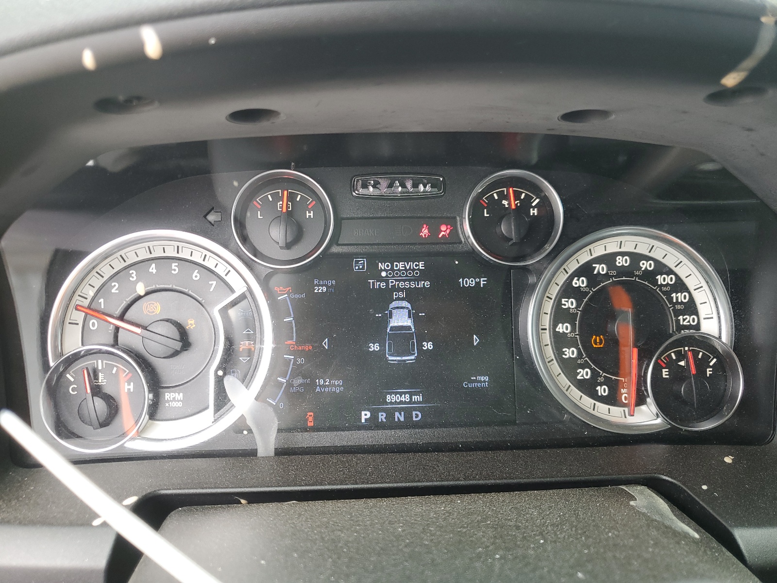 1C6RR7LG5HS632157 2017 Ram 1500 Slt