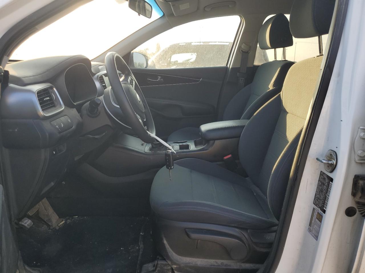 2019 Kia Sorento L VIN: 5XYPGDA34KG497299 Lot: 62727624