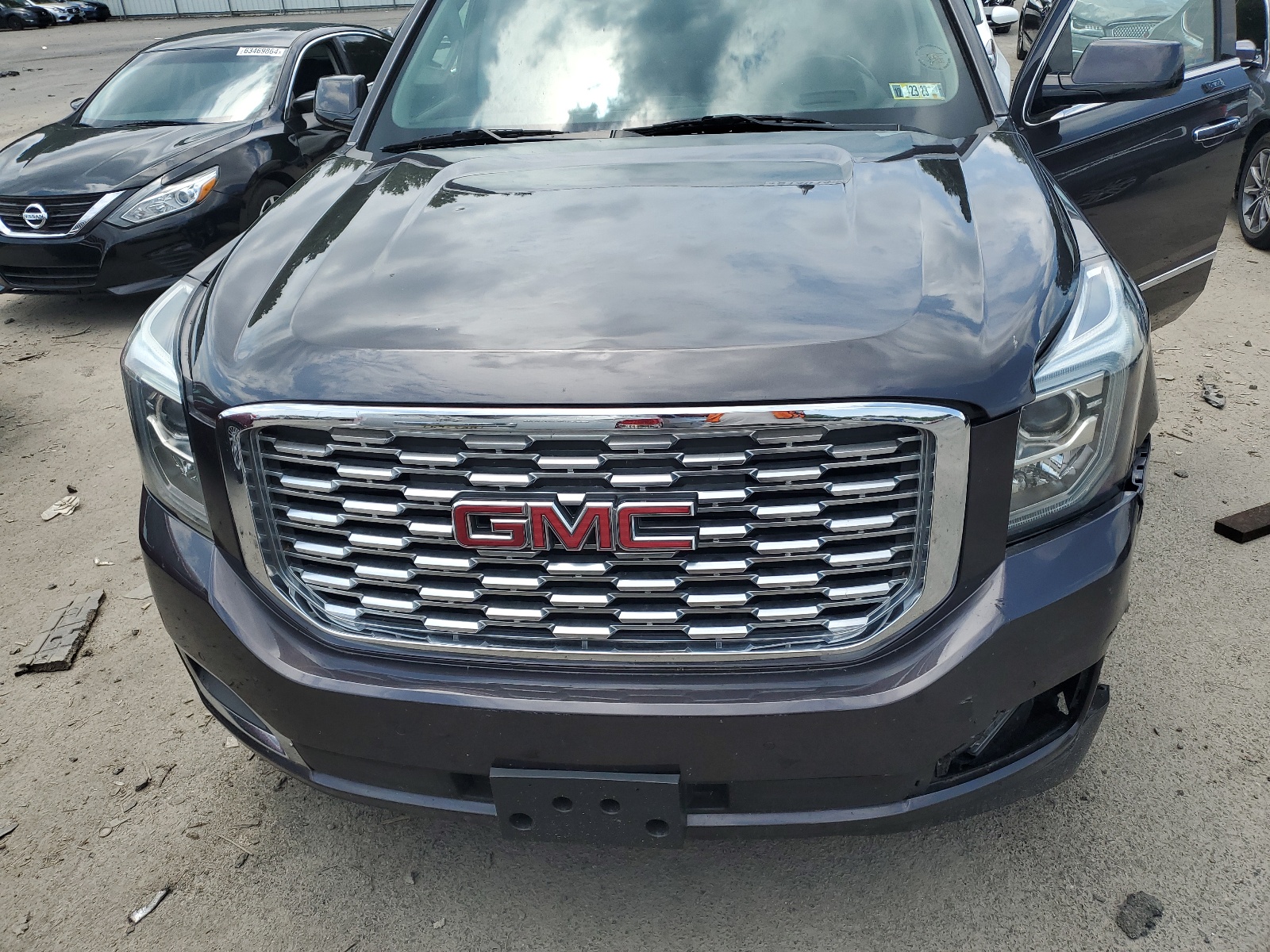 1GKS2HKJ2JR333034 2018 GMC Yukon Xl Denali