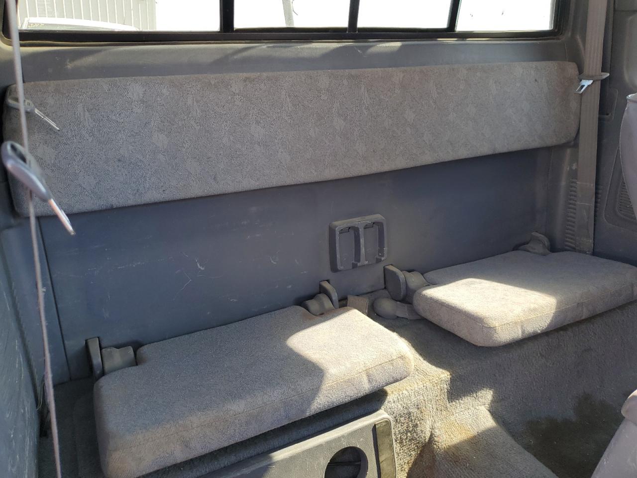 2000 Toyota Tacoma Xtracab VIN: 4TAWN72N7YZ667941 Lot: 61563424