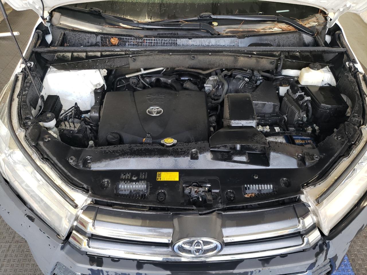 2017 Toyota Highlander Le VIN: 5TDZZRFH1HS196635 Lot: 64199294