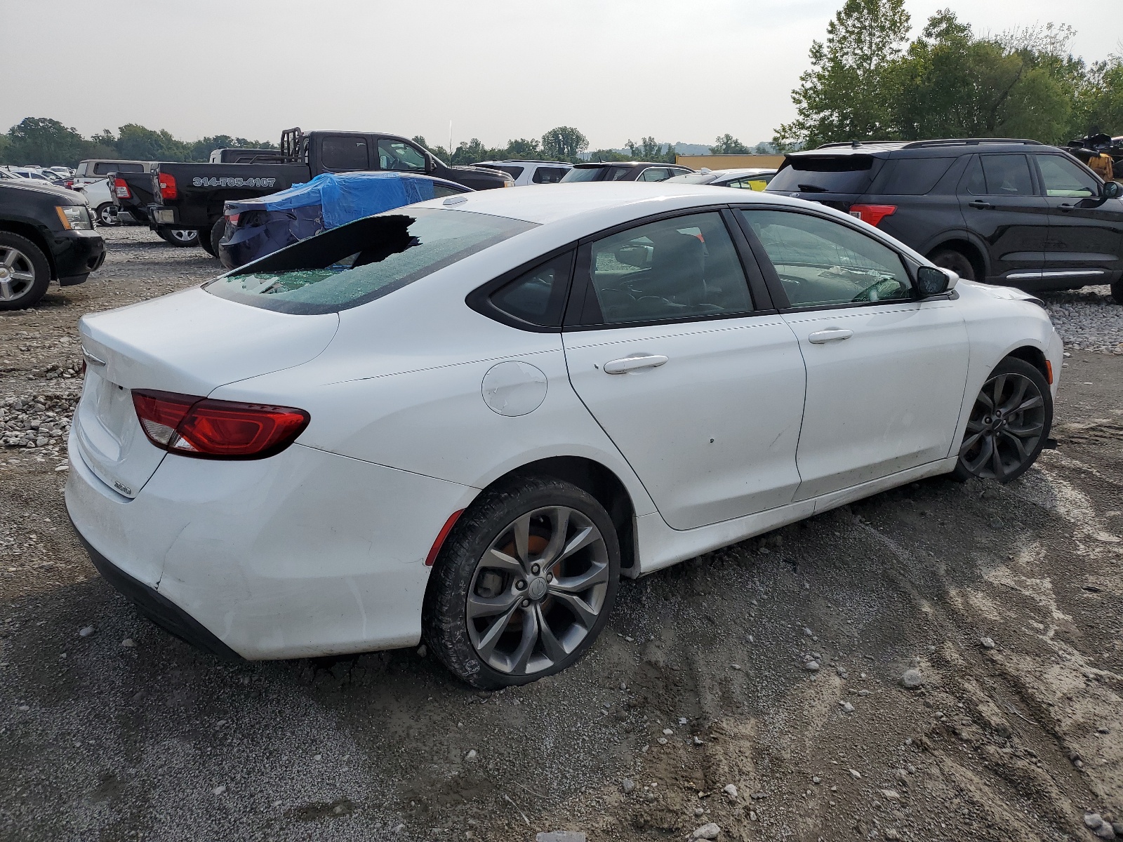 2015 Chrysler 200 S vin: 1C3CCCBB2FN555830