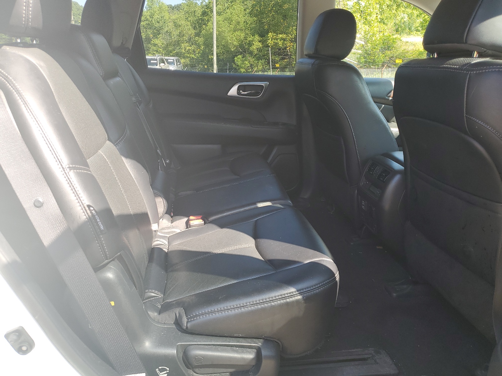 5N1DR2MM4JC657511 2018 Nissan Pathfinder S