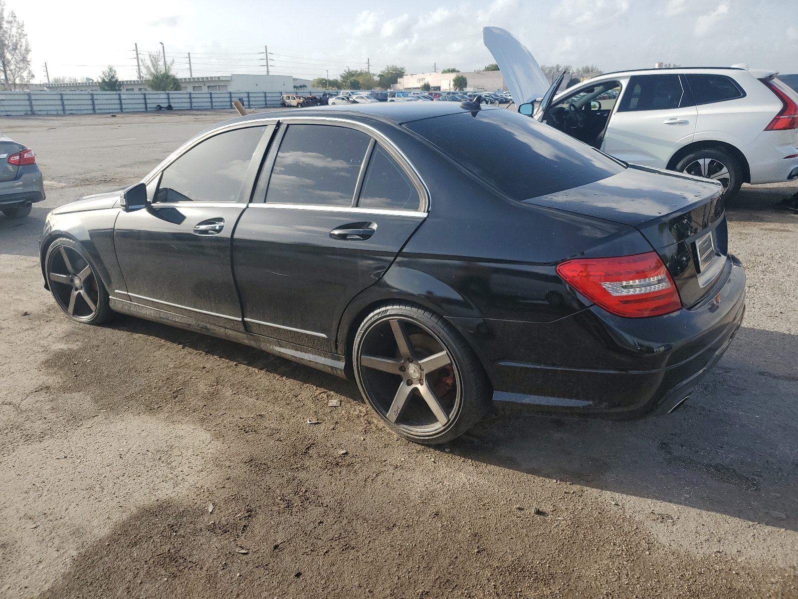 2012 Mercedes-Benz C 250 vin: WDDGF4HB1CR225219