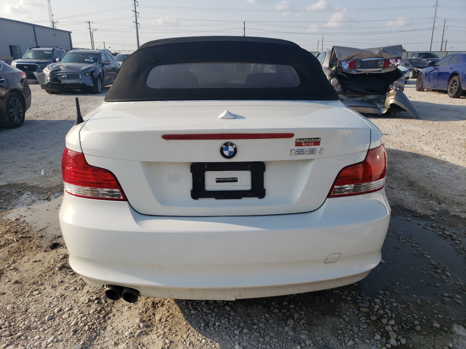 WBAUN1C55BVH83385 2011 BMW 128 I