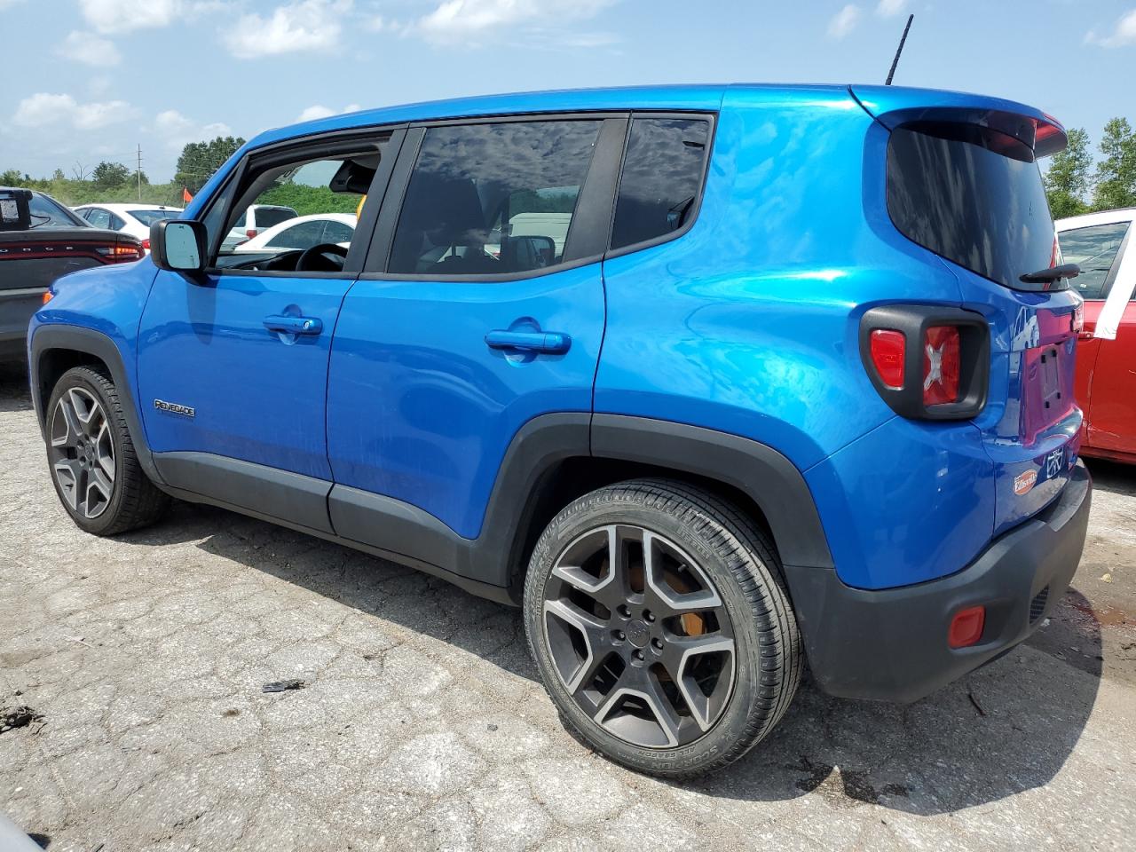 ZACNJAAB4LPL78150 2020 JEEP RENEGADE - Image 2