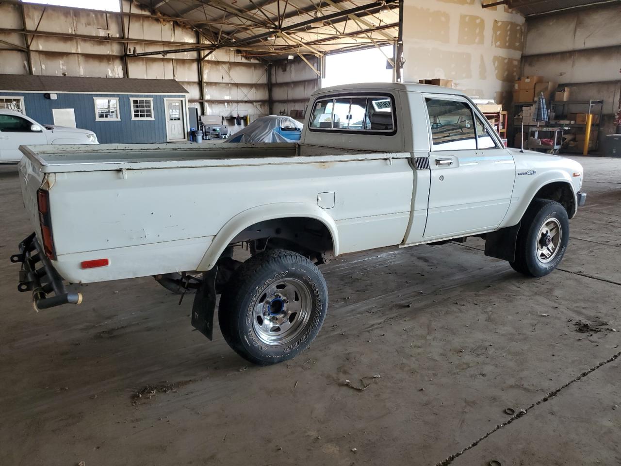 1983 Toyota Pickup Rn48 VIN: JT4RN48S7D0082093 Lot: 61987974