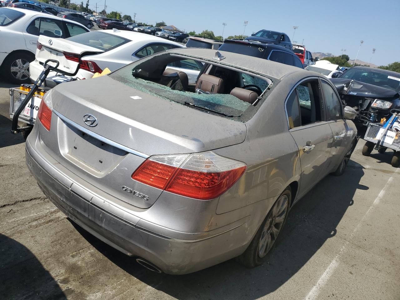 2009 Hyundai Genesis - Image 3