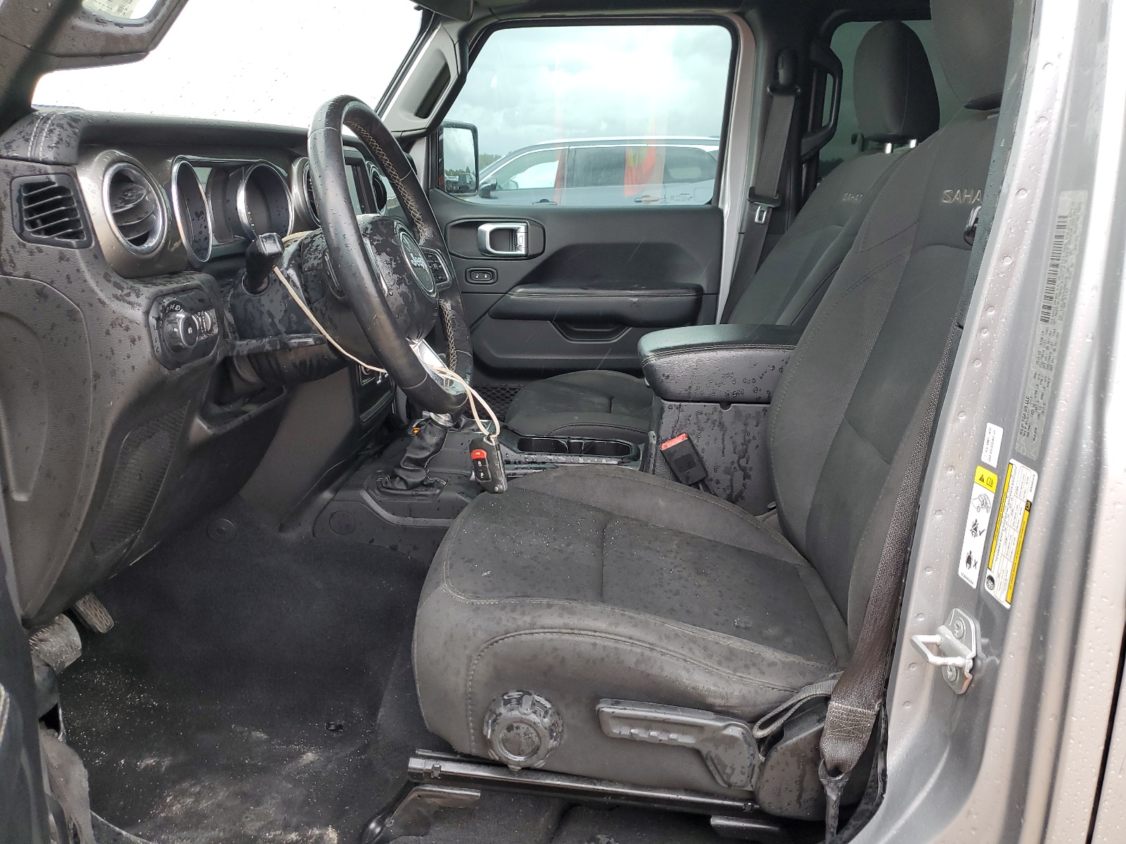 1C4HJXEN7KW592378 2019 Jeep Wrangler Unlimited Sahara