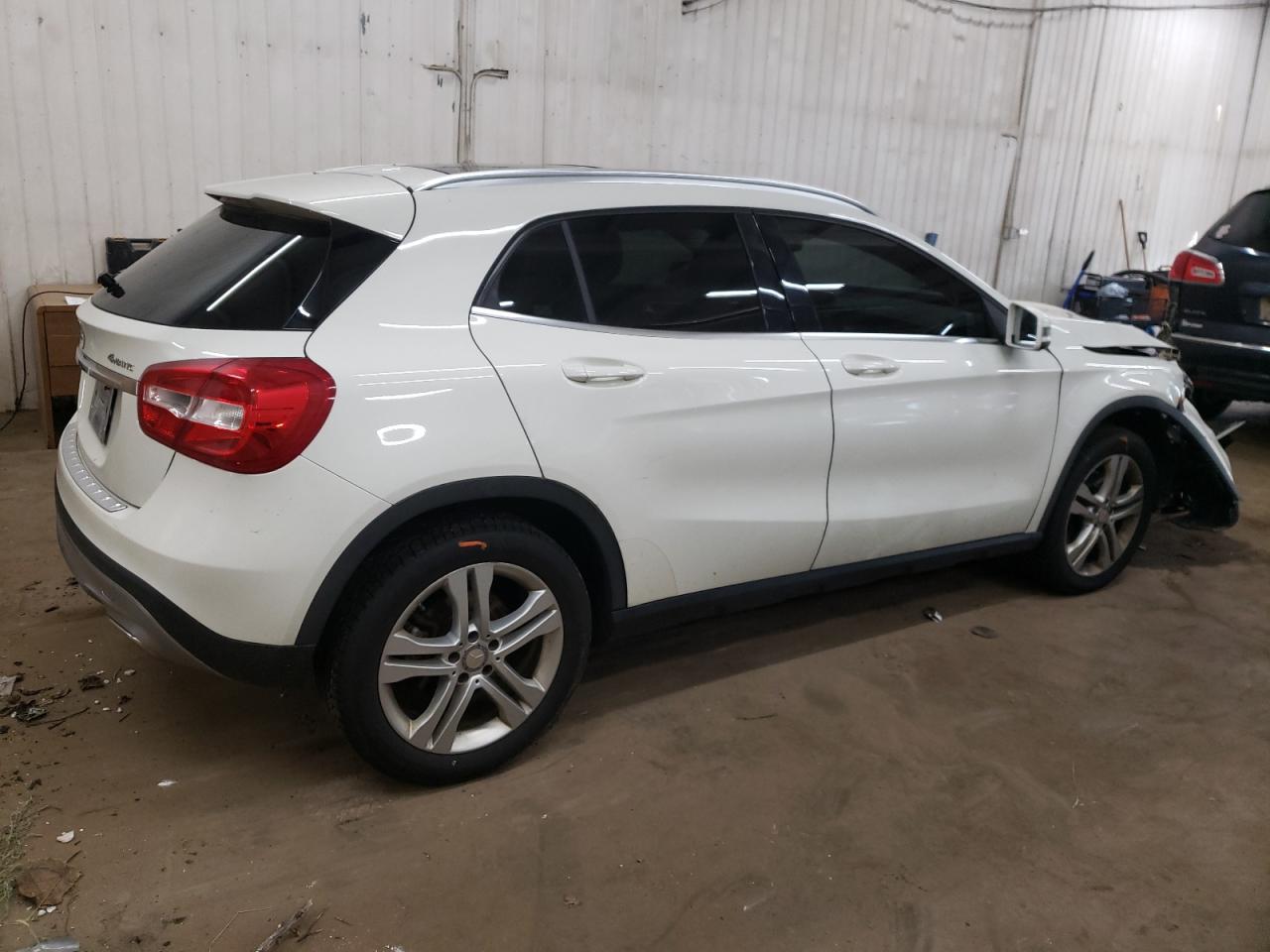 VIN WDCTG4GB6FJ183103 2015 MERCEDES-BENZ GLA-CLASS no.3