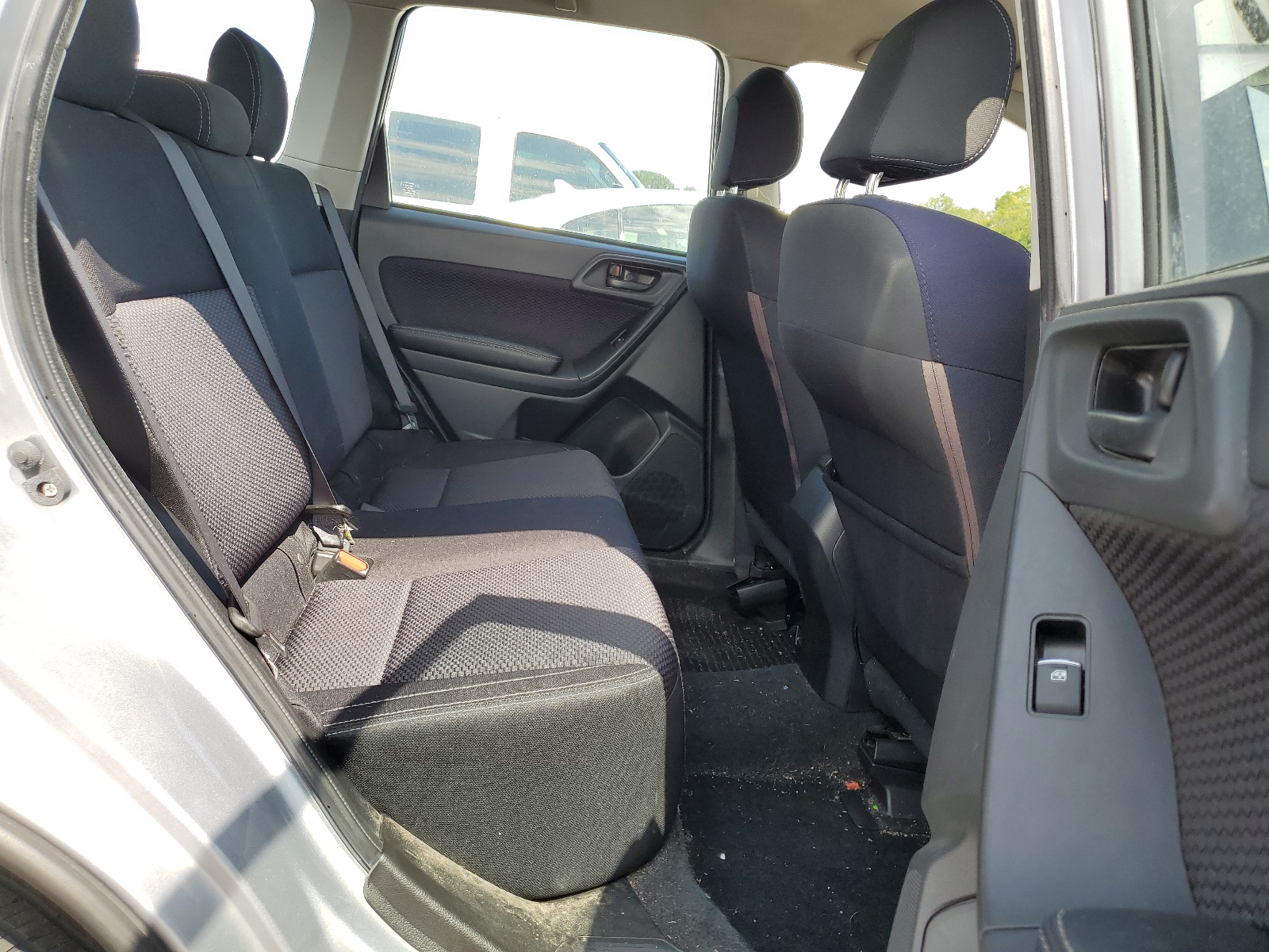 JF2SJABC6HH593719 2017 Subaru Forester 2.5I