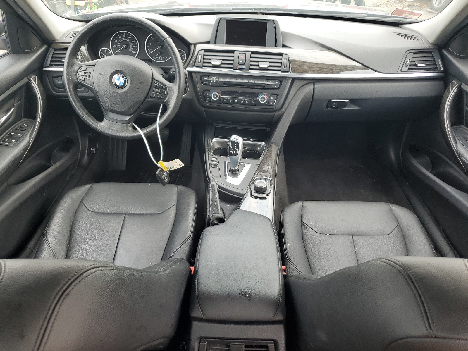 WBA3C3C55FK200993 2015 BMW 320 I xDrive