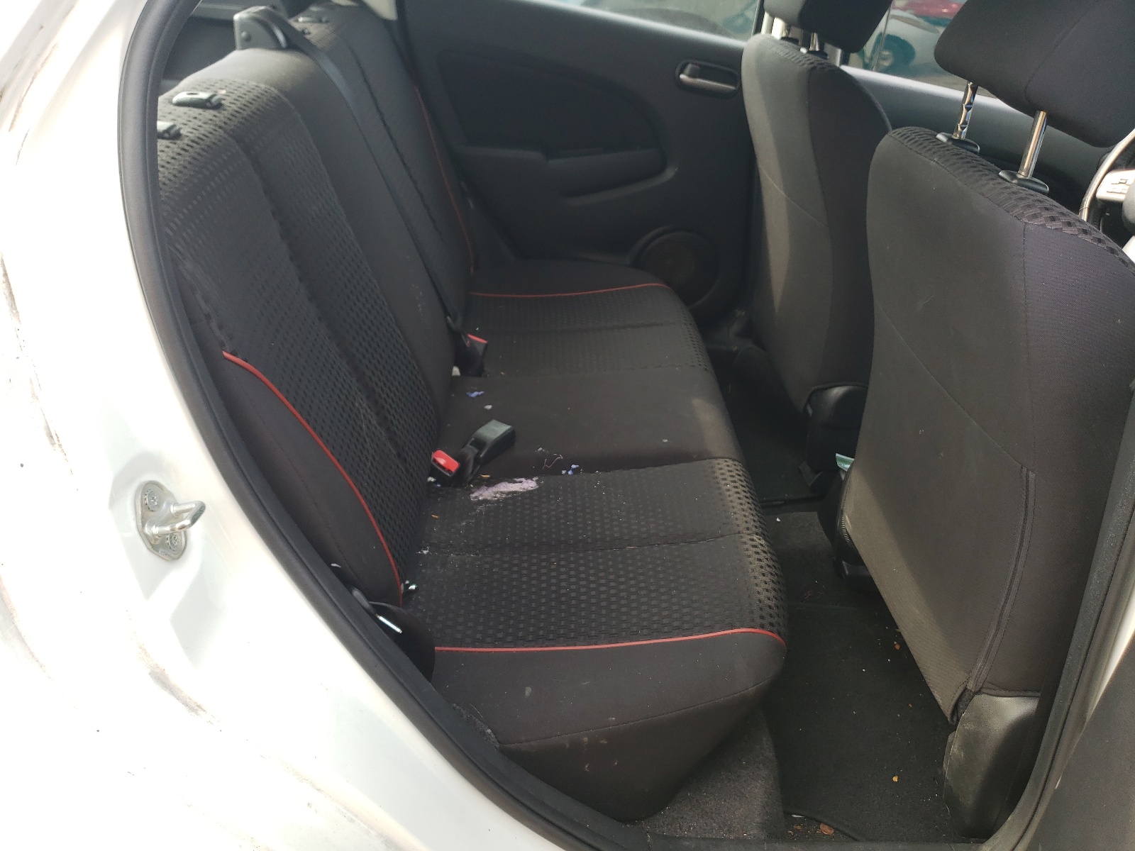 JM1DE1HY6B0102697 2011 Mazda Mazda2