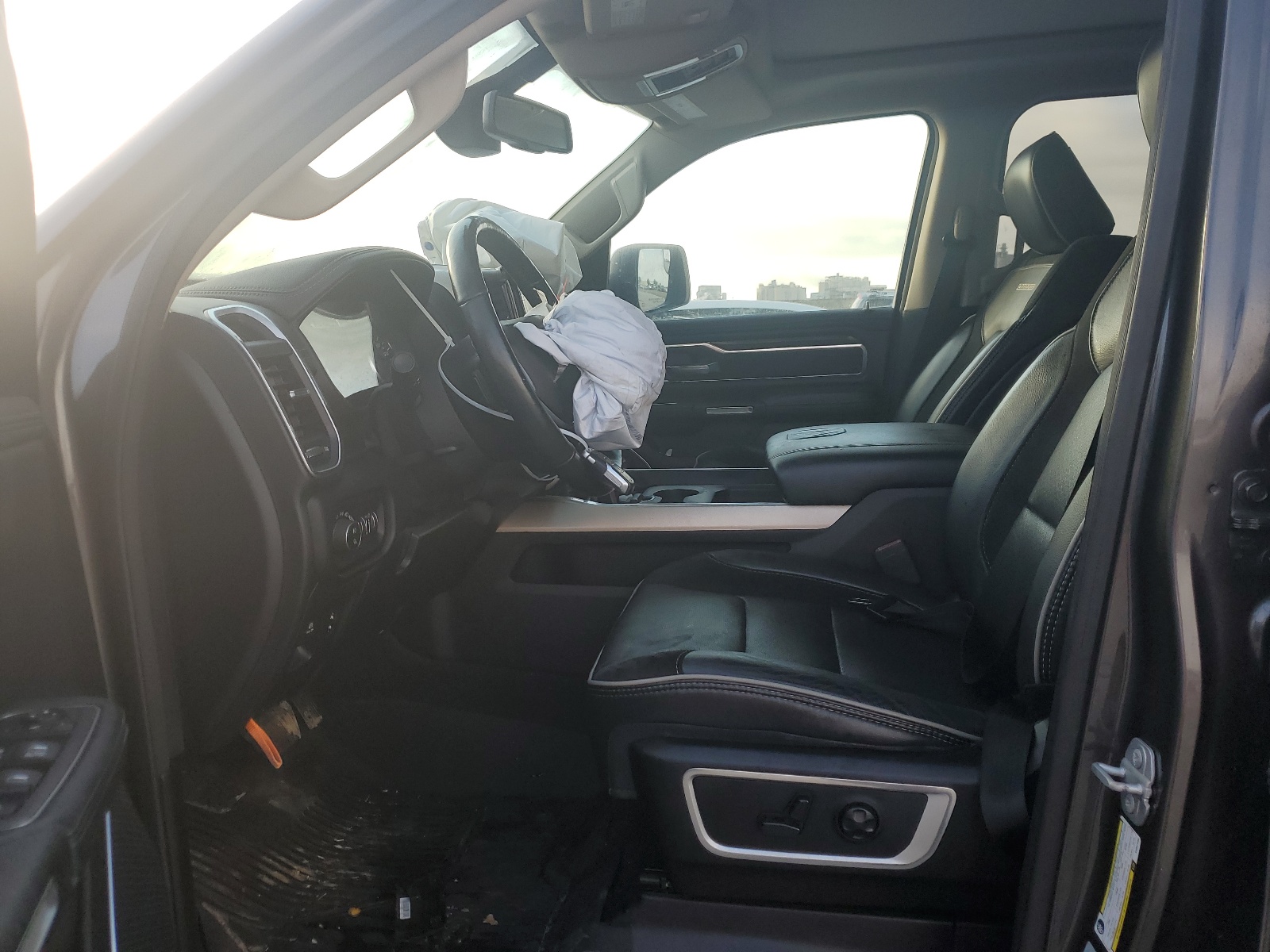 1C6SRFJT6KN867698 2019 Ram 1500 Laramie