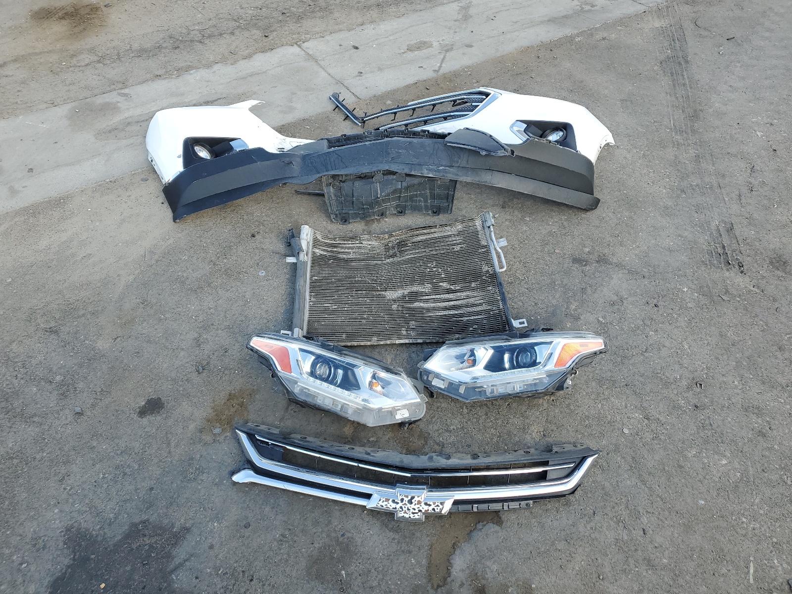 1GNERGKW6JJ137954 2018 Chevrolet Traverse Lt