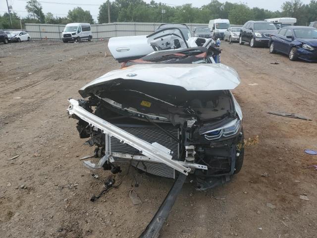  BMW M8 2021 Белы