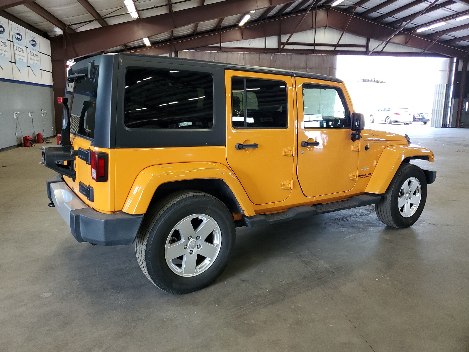 2012 Jeep Wrangler Unlimited Sahara vin: 1C4BJWEG2CL125597