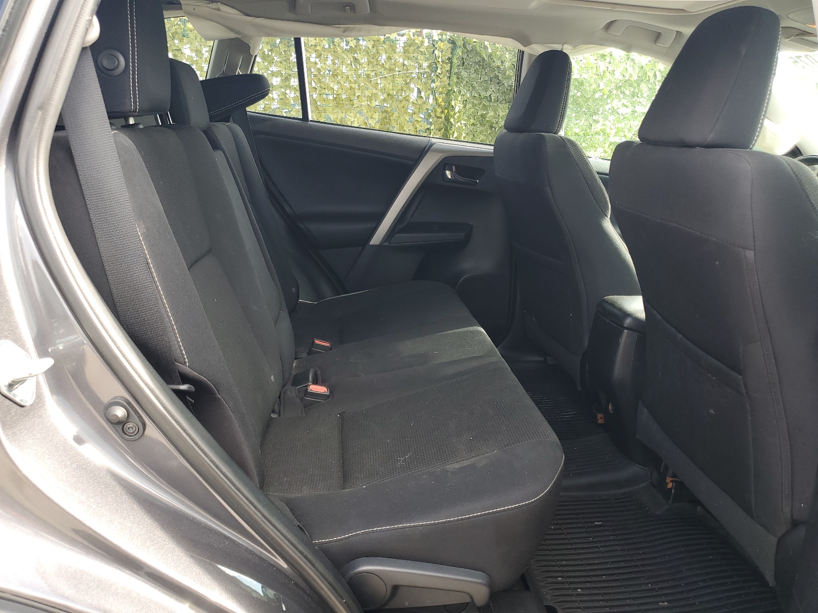 2T3WFREV8GW268818 2016 Toyota Rav4 Xle