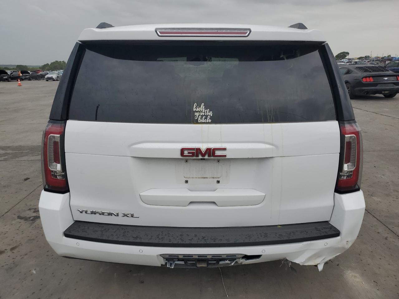 2018 GMC Yukon Xl C1500 Slt VIN: 1GKS1GKC5JR385580 Lot: 63205234