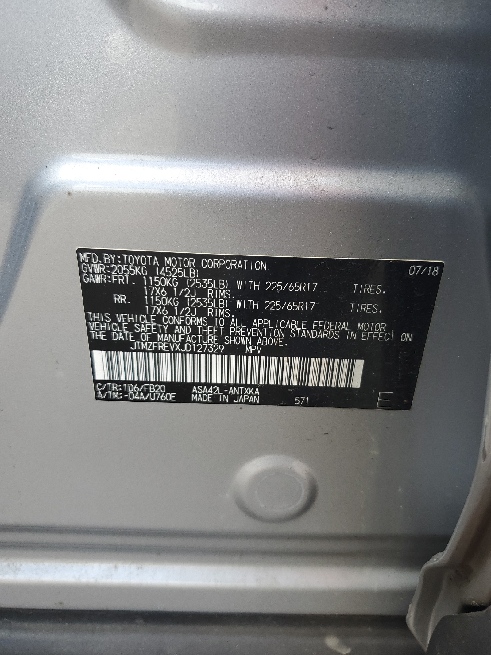 JTMZFREVXJD127329 2018 Toyota Rav4 Le