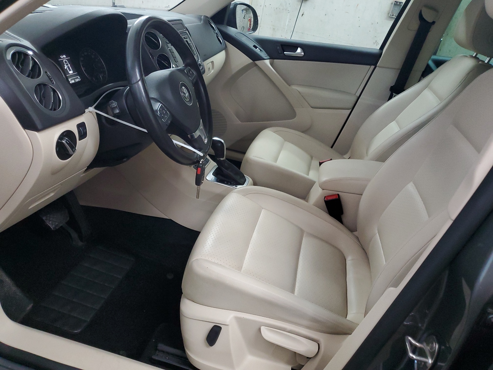 WVGBV7AX7CW089559 2012 Volkswagen Tiguan S