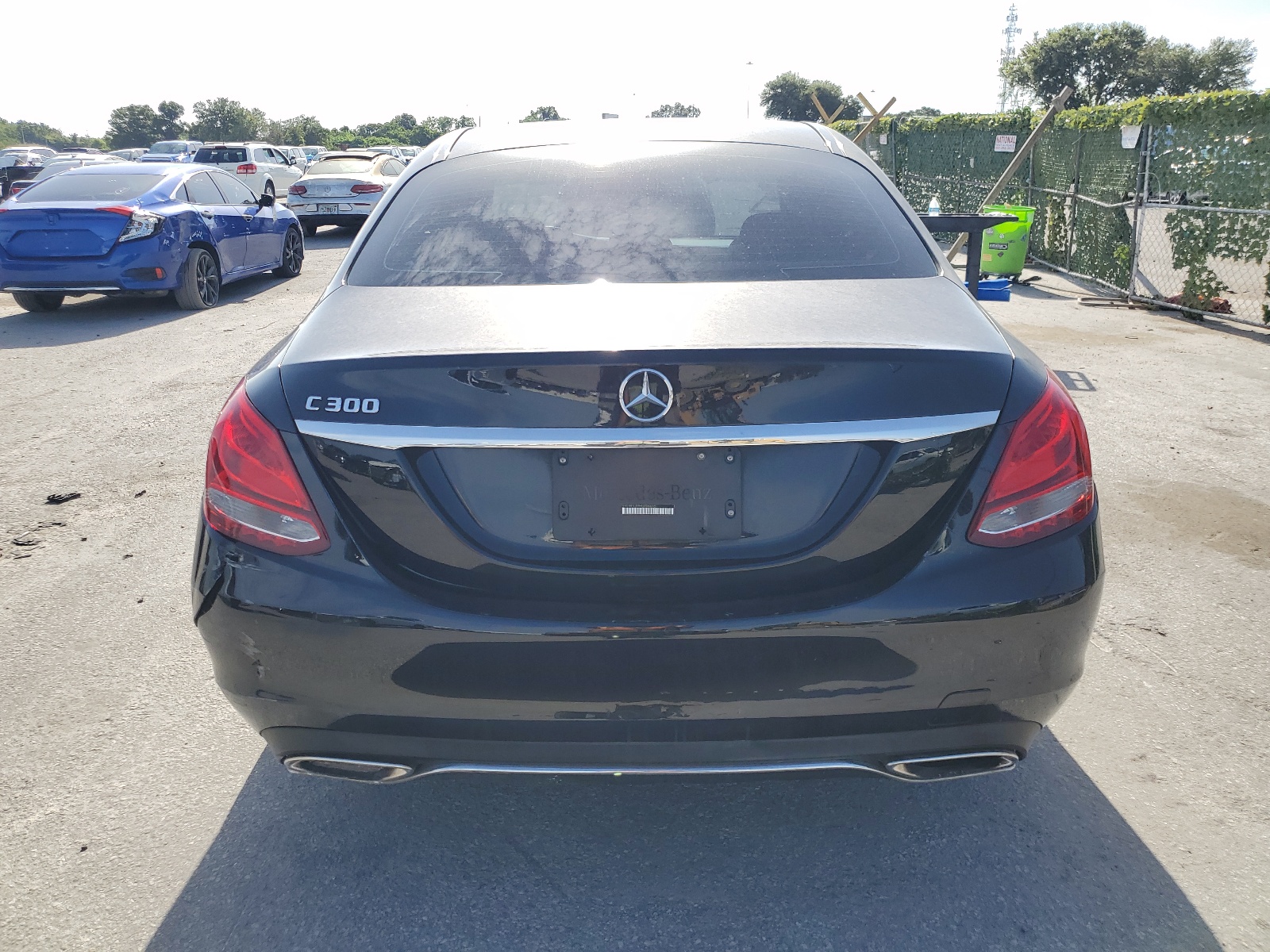 2017 Mercedes-Benz C 300 vin: 55SWF4JB8HU206615