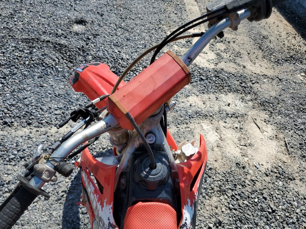 2004 Honda Crf450 R VIN: JH2PE05374M209115 Lot: 61821934