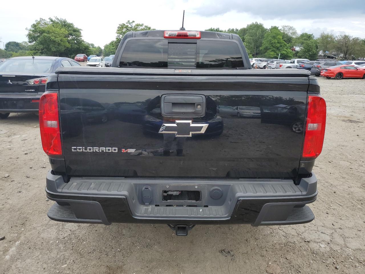 1GCGTDEN2J1170129 2018 Chevrolet Colorado Z71