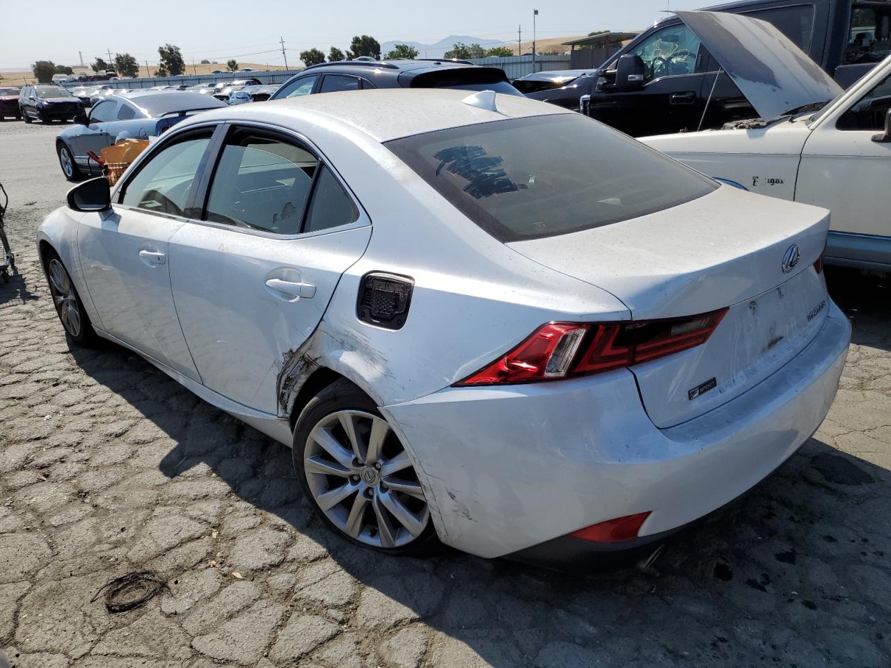 2016 Lexus IS - Image 2