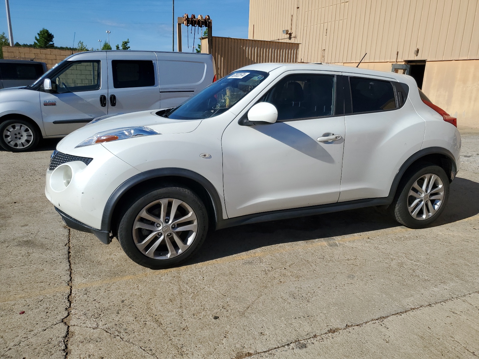 2014 Nissan Juke S vin: JN8AF5MR0ET360968