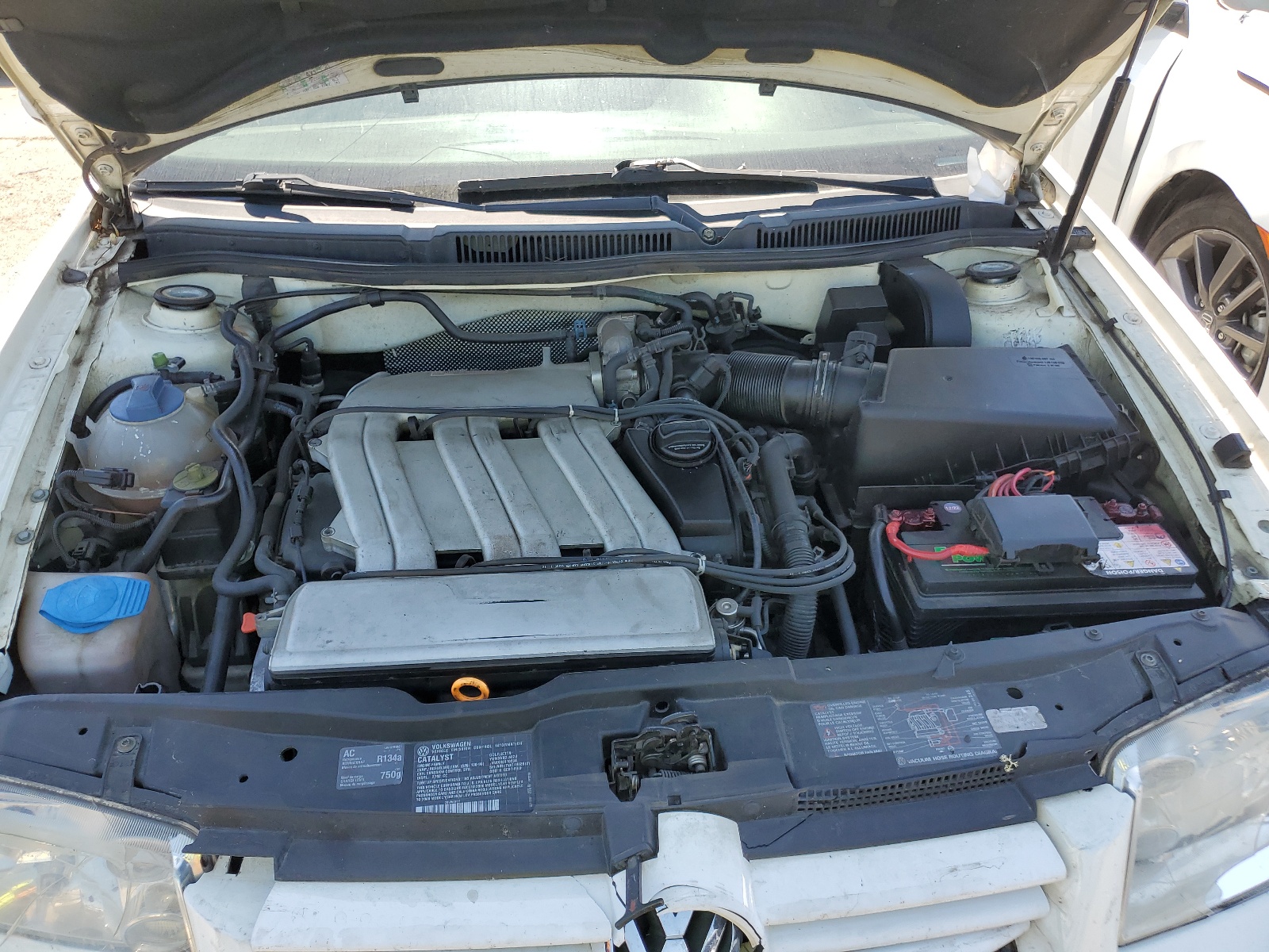 3VWTE29M8YM138035 2000 Volkswagen Jetta Glx