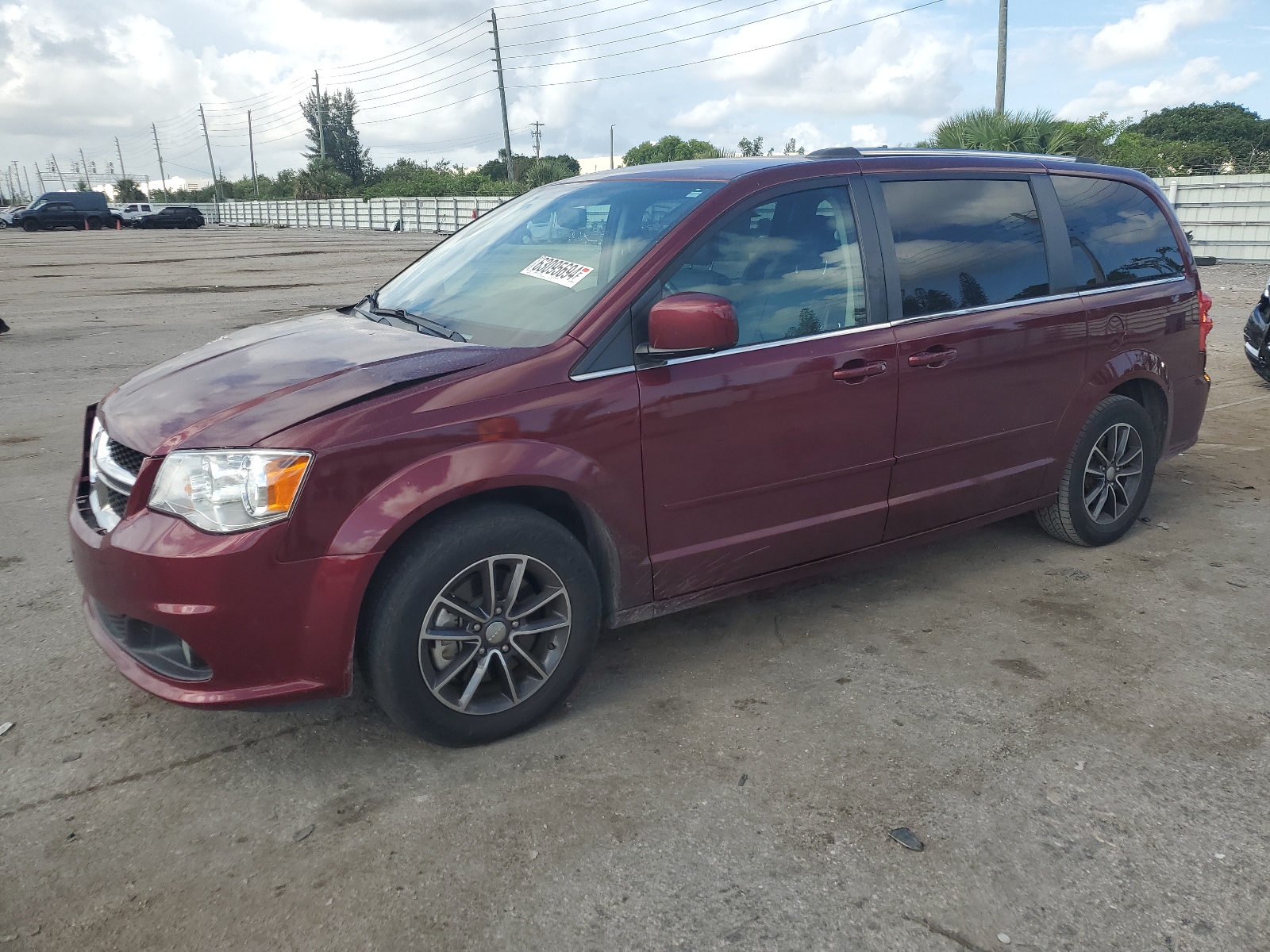 2C4RDGCG8HR745772 2017 Dodge Grand Caravan Sxt