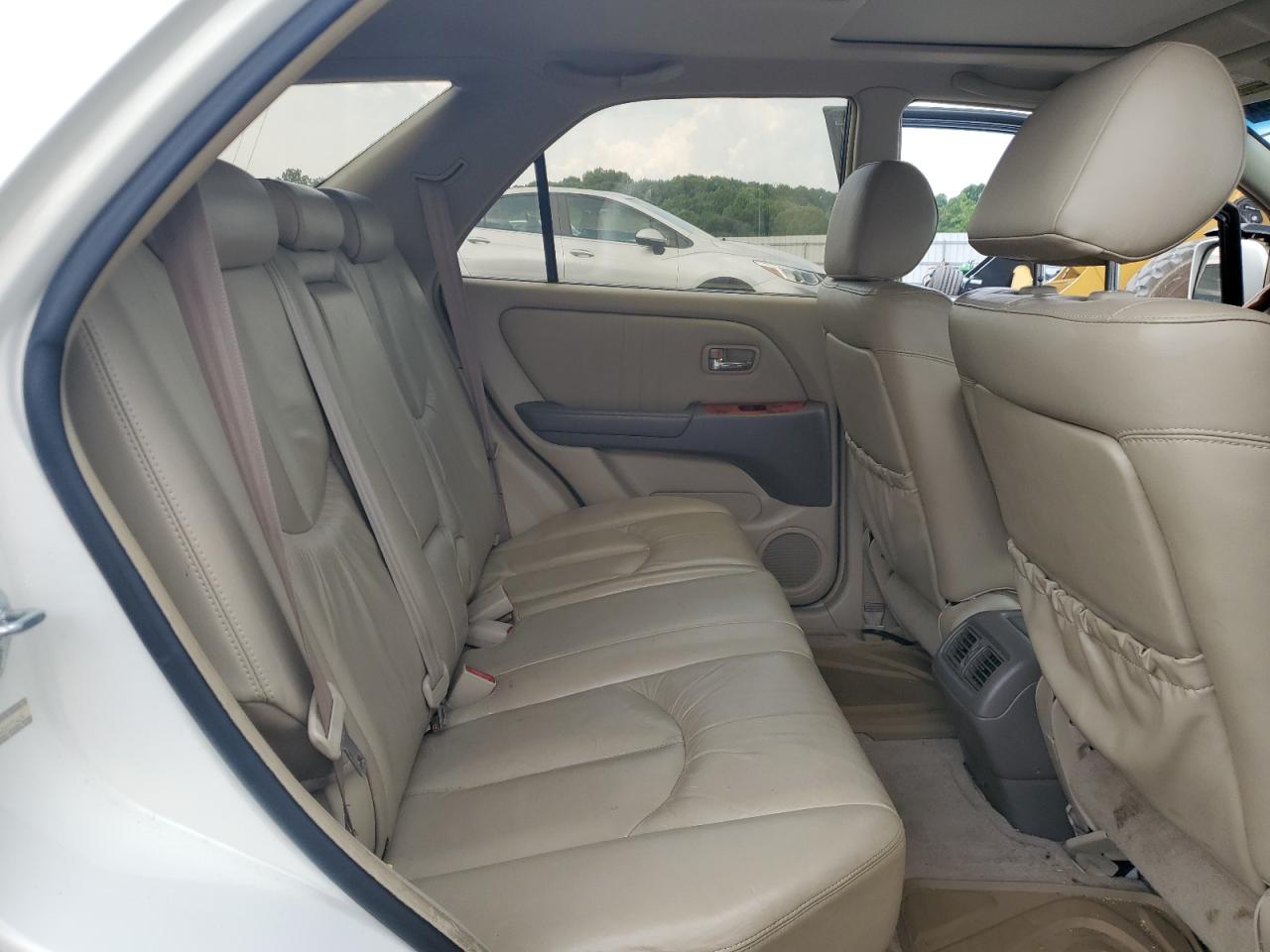 2001 Lexus RX - Image 10