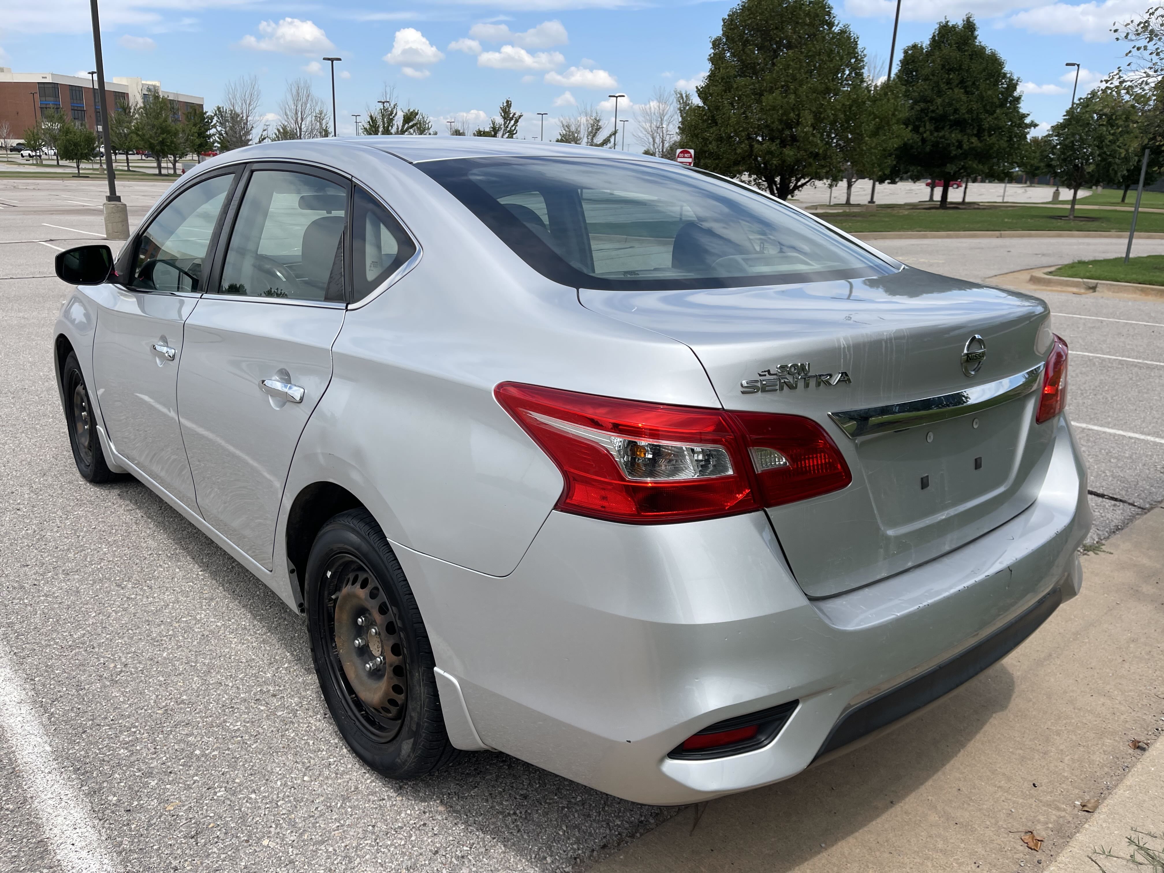 2018 Nissan Sentra S vin: 3N1AB7AP3JY210198